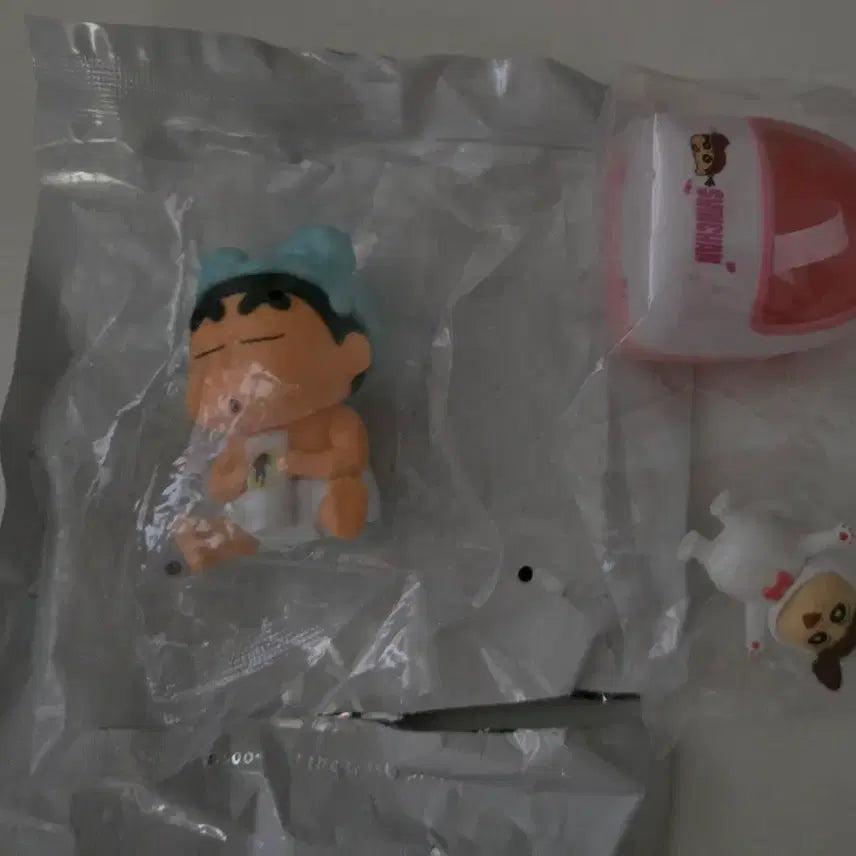 [BUNJANG] Crayon Shin-chan Bath Figure &amp; Yuri Cat Bag Figure Bundle / 짱구 목욕 피규어 유리 고양이가방 피규어 일괄 판매