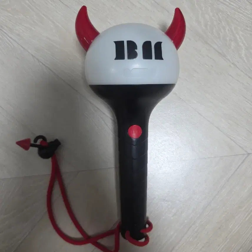 [BUNJANG] BABYMONSTER Official Lightstick / 베이비몬스터 응원봉 양도 판매
