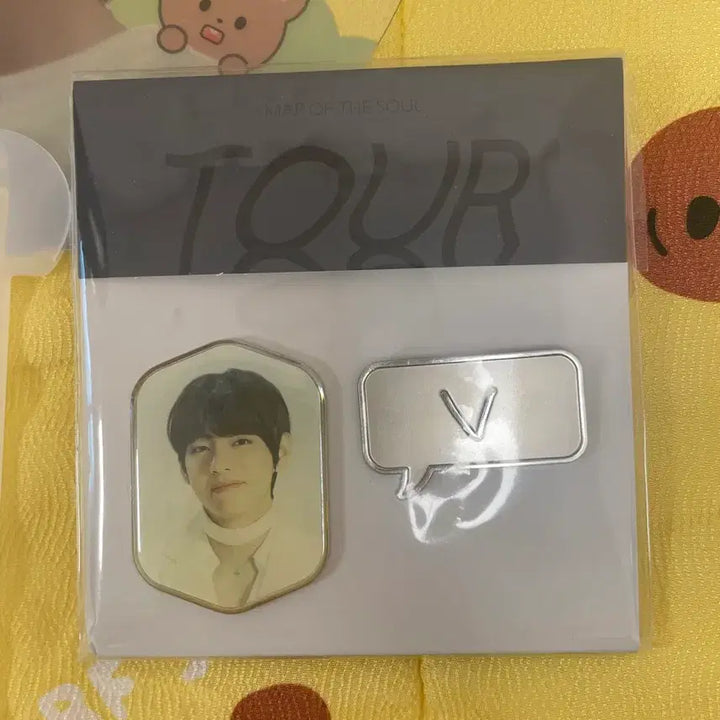 [BUNJANG] BTS Map of the Soul Tour V Taehyung Badge / 폭덤) 방탄 bts 맵솔 투어 굿즈 뱃지 뷔 태형 판매