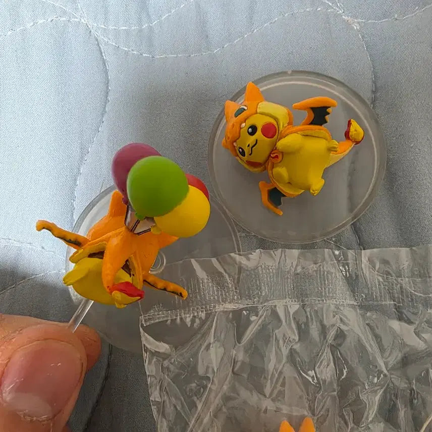 [BUNJANG] Pokemon Pikachu Poncho Pikachu Gacha Figures Set of 3 / 포켓몬스터 피카츄 와자몽 판쵸츄 가챠 피규어 3종