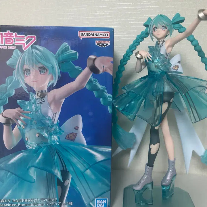 [BUNJANG] Bandai Banpresto Hatsune Miku Emerald Gem Figure / 하츠네 미쿠 에메랄드 젬 피규어 반다이 반프레스토
