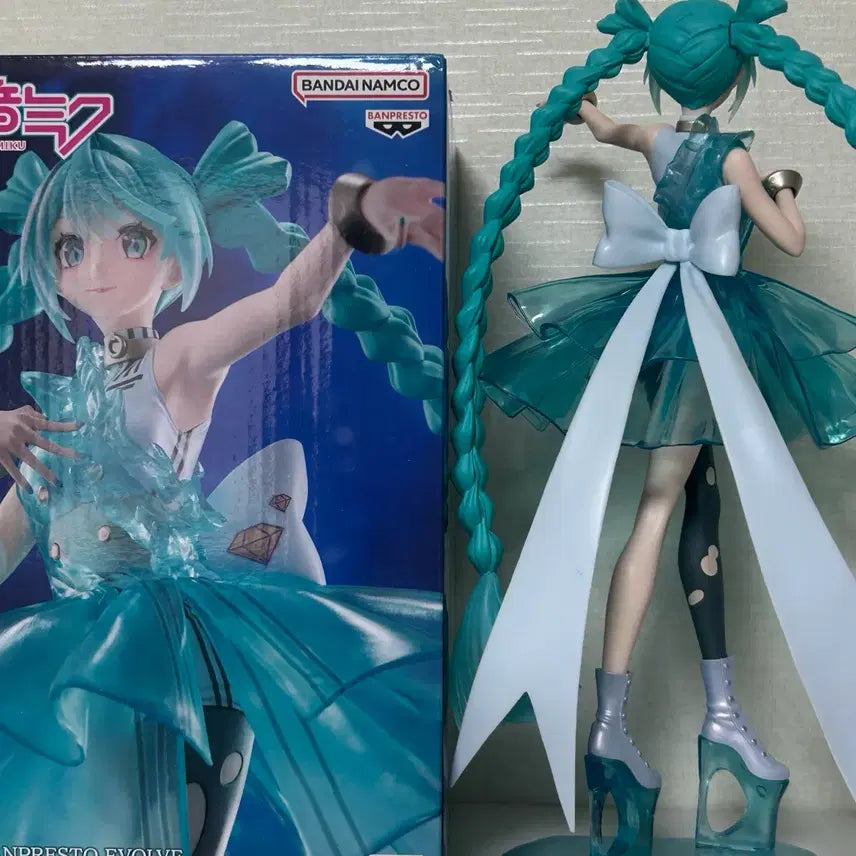 [BUNJANG] Bandai Banpresto Hatsune Miku Emerald Gem Figure / 하츠네 미쿠 에메랄드 젬 피규어 반다이 반프레스토