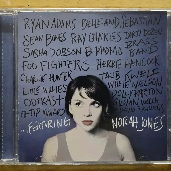 [BUNJANG] Norah Jones ...Featuring CD / CD 음반 Norah Jones 노라 존스 - ...Featuring 미국반