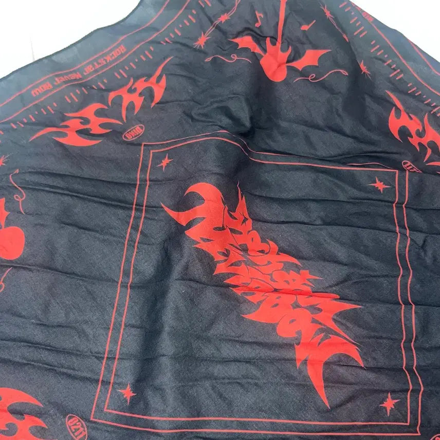 [BUNJANG] SEVENTEEN Dino Rockstarneverblow Bandana / 세븐틴 디노 생카 반다나 원가 이하 양도