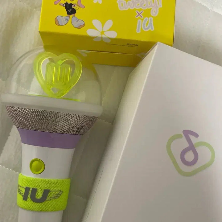 [BUNJANG] IU IU Light Stick Ver. 3 + Tweety Parts / 아이유 응원봉 ver3 + 케이프 + 트위티 파츠 일괄판매