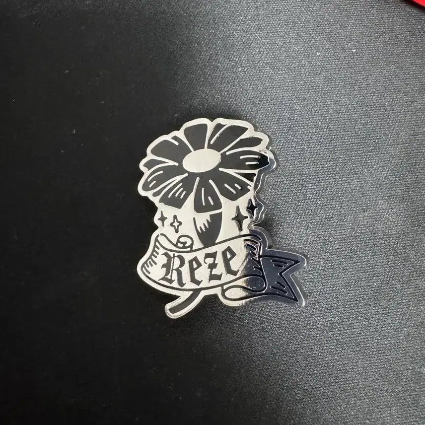 [BUNJANG] Chainsaw Man Movie Lej (Reze) Badge / 체인소맨 극장판 레제 뱃지