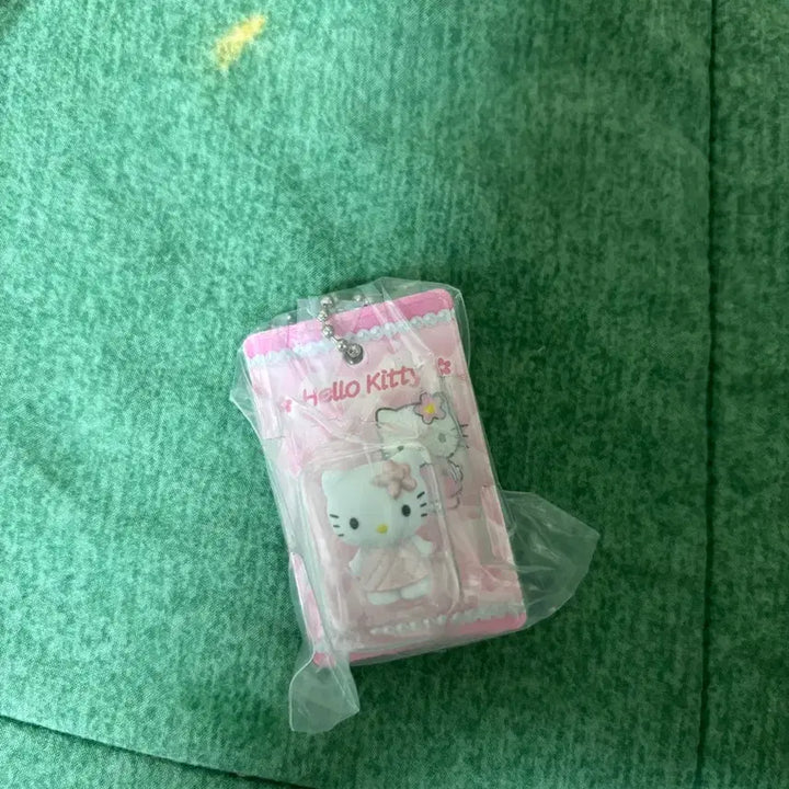 [BUNJANG] Hello Kitty Package Charm Gacha Quilting Kitty Keychain (Sealed) / (미개봉)헬로키티 패키지 참 가챠 키링 퀄팅키티