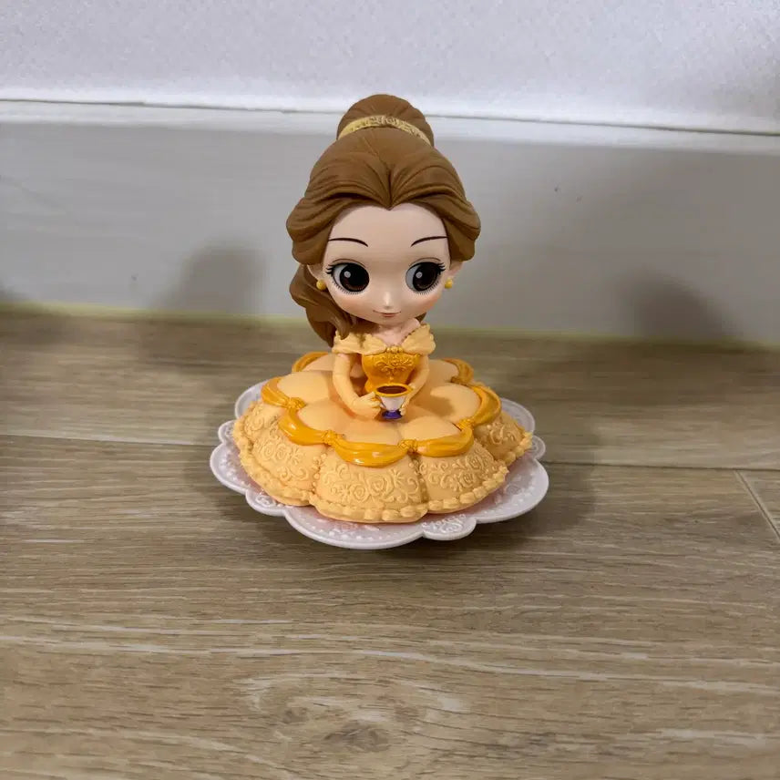 [BUNJANG] Disney Beauty and the Beast Q Posket Sugarly Belle Figure Regular Color Ver. / 박스X 미녀와 야수 큐포스켓 슈걸리 벨 일반 컬러 Ver.