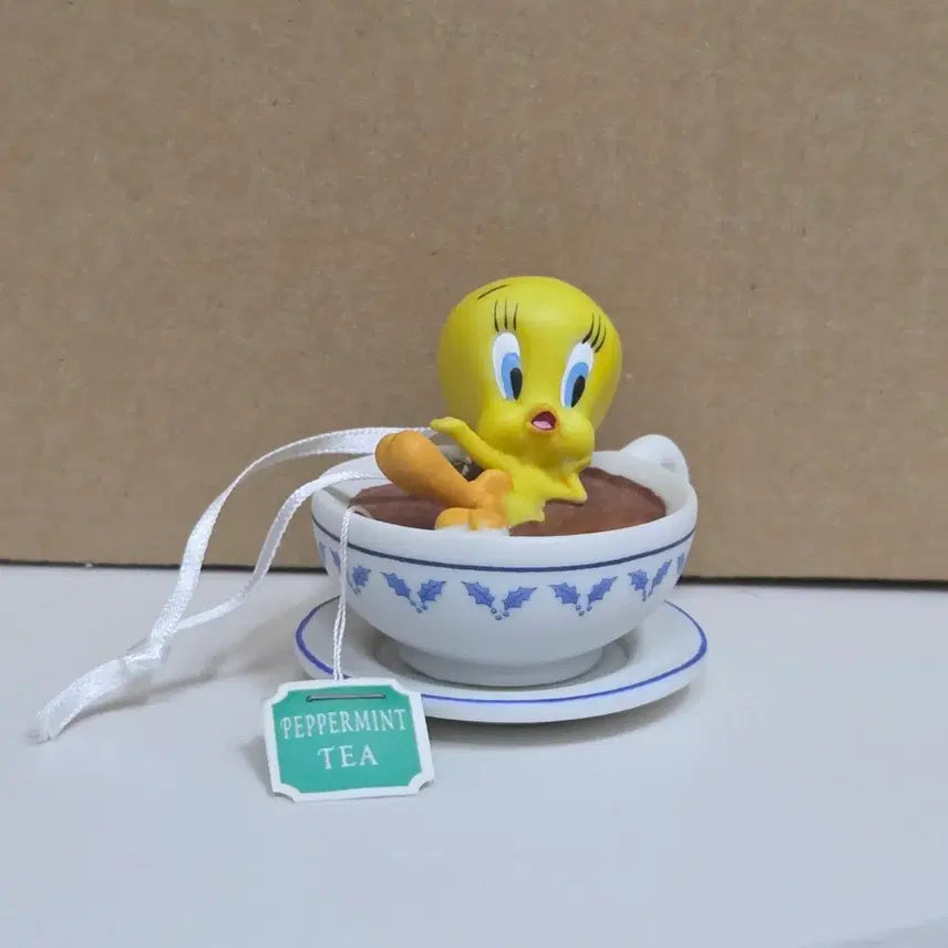 [BUNJANG] Hallmark Looney Tunes Tweety Figurine Ornament / 홀마크 루니툰 트위티 커피 찻잔 피규어 오너먼트