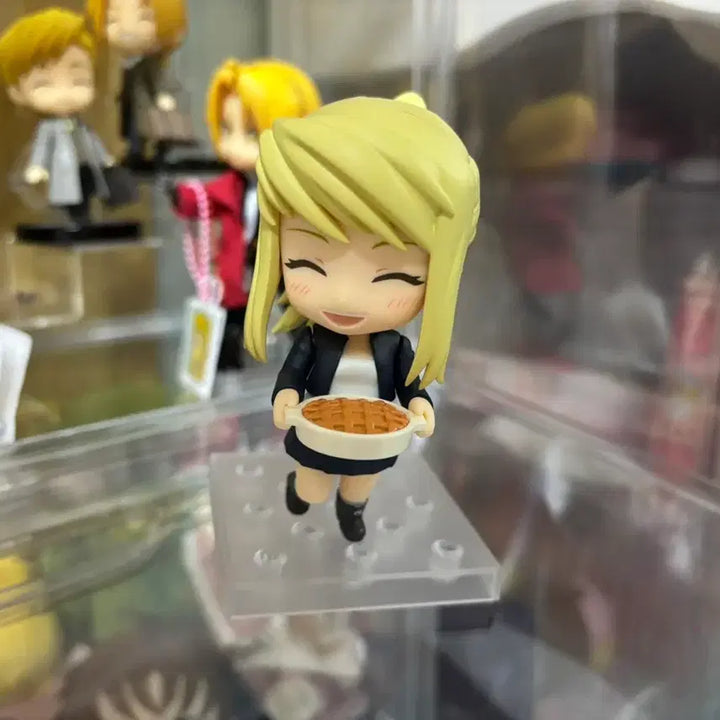 [BUNJANG] Fullmetal Alchemist Winry Rockbell Nendoroid / 강철의 연금술사 윈리 넨도