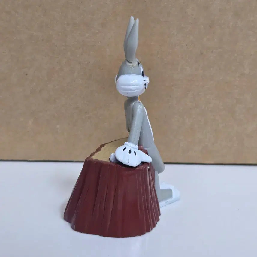 [BUNJANG] Vintage Looney Tunes Bugs Bunny Carrot Plastic Figure / 빈티지 루니툰 벅스버니 벅스바니 당근 플라스틱 피규어
