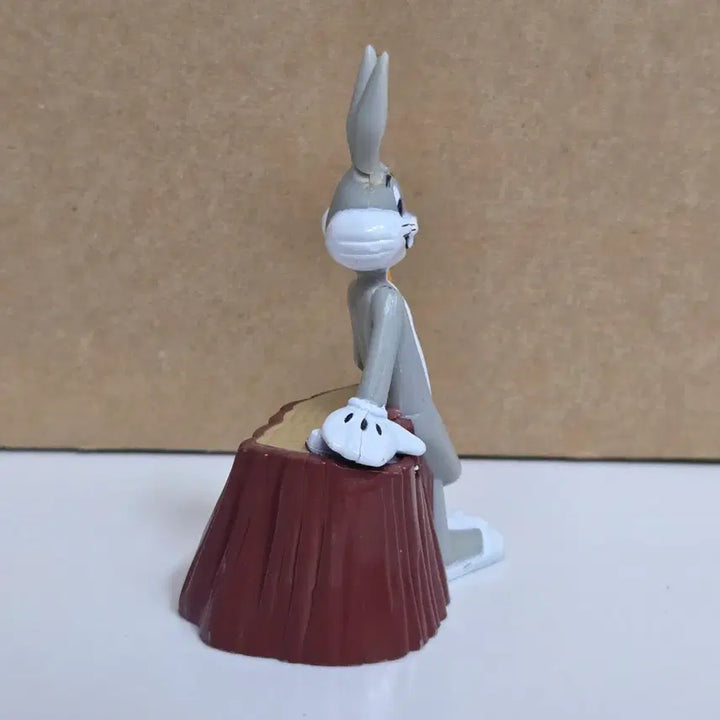 [BUNJANG] Vintage Looney Tunes Bugs Bunny Carrot Plastic Figure / 빈티지 루니툰 벅스버니 벅스바니 당근 플라스틱 피규어