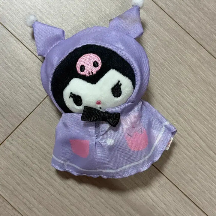 [BUNJANG] Sanrio Teru Teru Bozu Series Kuromi Raincoat Plush / 산리오 테루테루보즈 시리즈 쿠로미 / 쿠로미테루테루보즈 / 쿠로미 우비