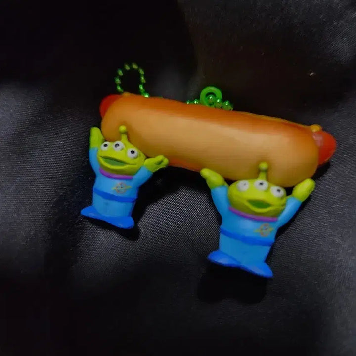 [BUNJANG] Disney Pixar Alien Hot Dog Gacha Figure / 알린 핫도그 가챠
