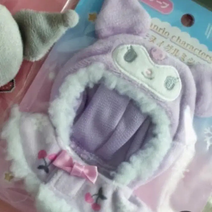 [BUNJANG] Sanrio Kuromi Winter Holiday Cape (10cm Doll Clothes) / 산리오 쿠로미 윈터홀리데이 케이프 10cm/ 10cm인형옷 / 인형케이프