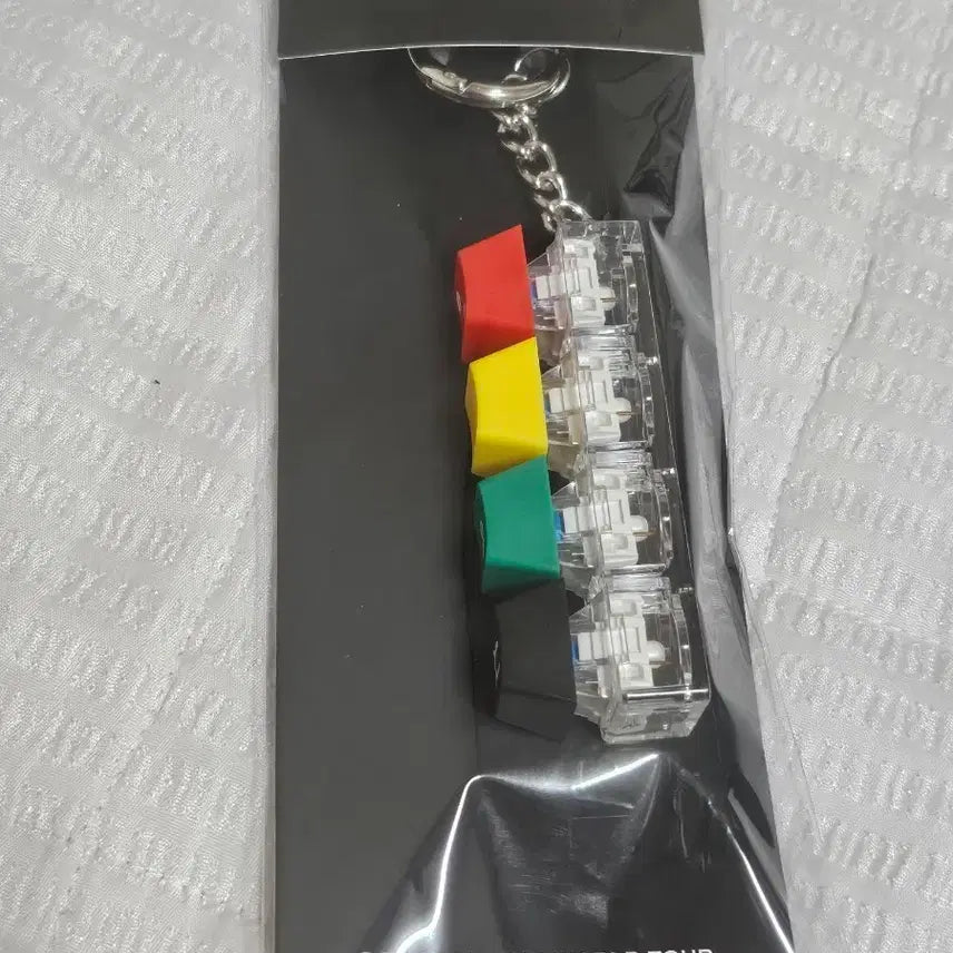 [BUNJANG] G-Dragon Ubermensch World Tour Keycap Keychain / 지드래곤 월드 투어 위버맨쉬 Ubermensch 키캡 피마원 키링