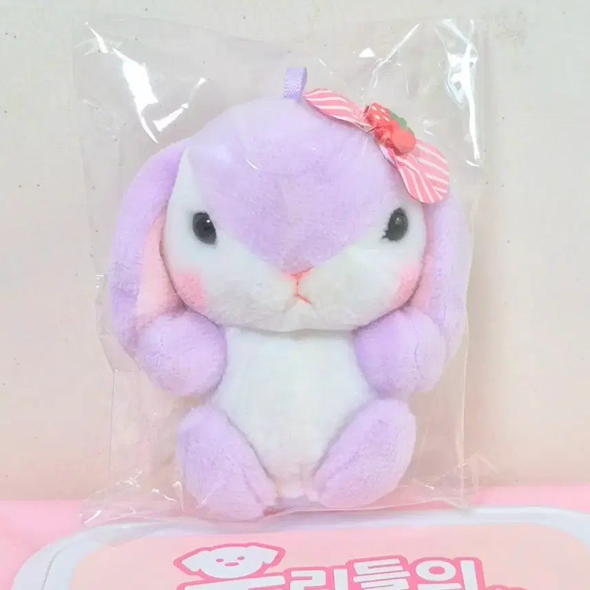 [BUNJANG] Amuse Pottyusa Ichigo Strawberry Ribbon Plush Doll Keychain / 어뮤즈 아뮤즈 포테우사 연보라 이치고 딸기 리본 미소녀 롯삐 롯피 인형 키링