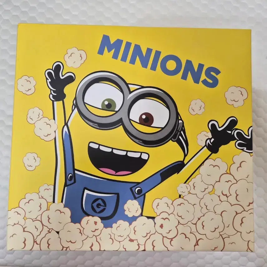 [BUNJANG] Lotte Cinema Minions Popcorn Bucket / 롯데시네마 미니언즈 팝콘통