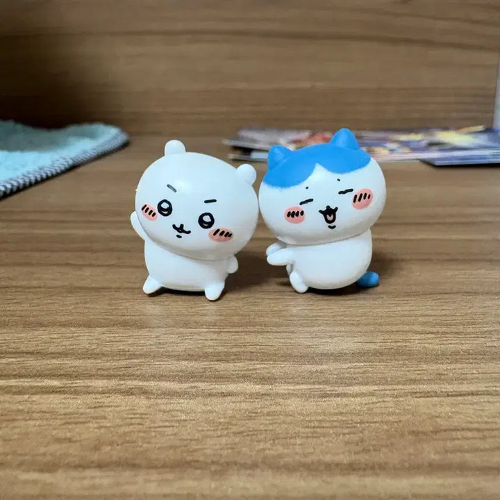 [BUNJANG] Chiikawa Hugcot Gacha Set (Chiikawa, Hachiwara) / 치이카와 허그코트 가챠(치이카와, 하치와레 일괄)