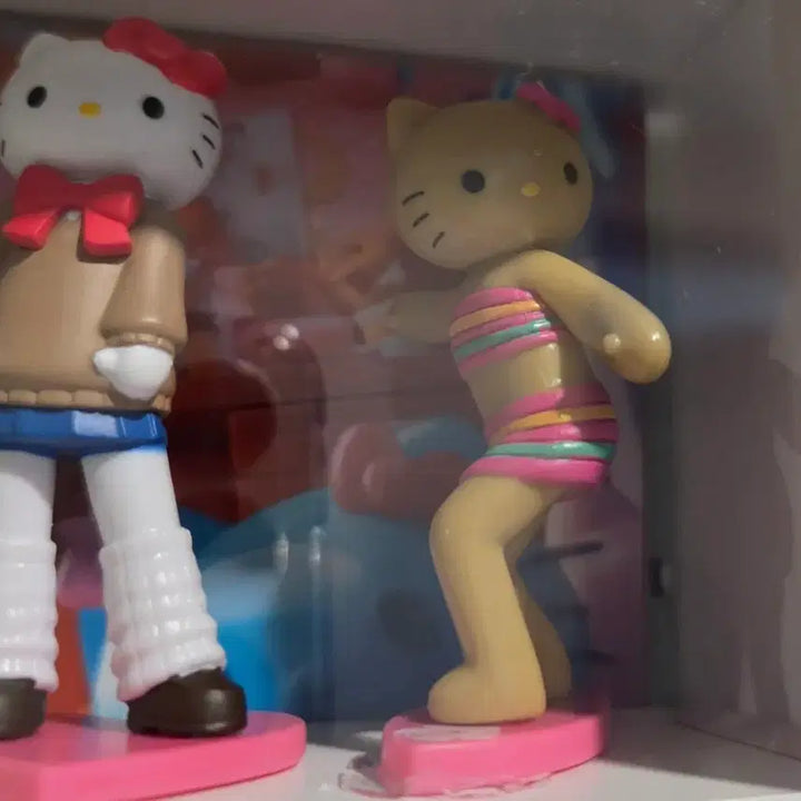 [BUNJANG] Long-Legged Hello Kitty Style Up Sun Tan Kitty Gacha Figure / 롱다리 헬로키티 스타일업 서핑태닝키티 가챠
