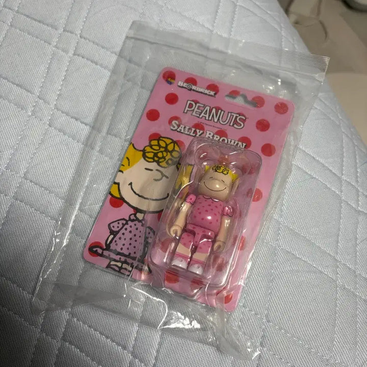 [BUNJANG] Peanuts Sally Brown Be@rbrick 100% Set / 피너츠 샐리브라운 베어브릭 100%