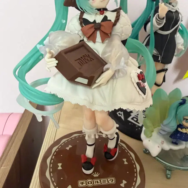 [BUNJANG] Hatsune Miku Tirol Choco Figure / 하츠네 미쿠 티롤 초코 피규어