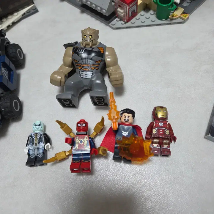 [BUNJANG] LEGO Avengers Doctor Strange Sanctum Showdown 76018 &amp; 76131 / 레고 어벤져스 닥터스트레인지 생텀대결 76018과76131입니다