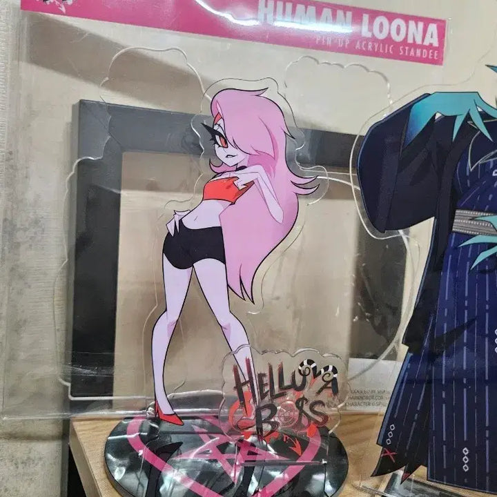 [BUNJANG] Helluva Boss Luna Valentine Stand + Playmat / 헬루바보스 루나 발렌타인 스탠드+플레이매트