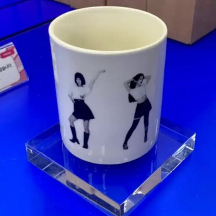 [BUNJANG] NewJeans The Hyundai Cookie Mug Cup / 뉴진스 더현대 쿠키 머그컵