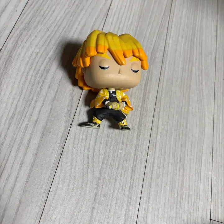 [BUNJANG] Demon Slayer Zenitsu Agatsuma Figure / 젠이츠 피규어 박스 X