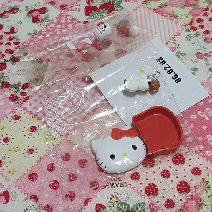 [BUNJANG] Retro Hello Kitty Bento Box Re-Ment Miniature / 고전 헬로키티 도시락 리멘트 미니어쳐