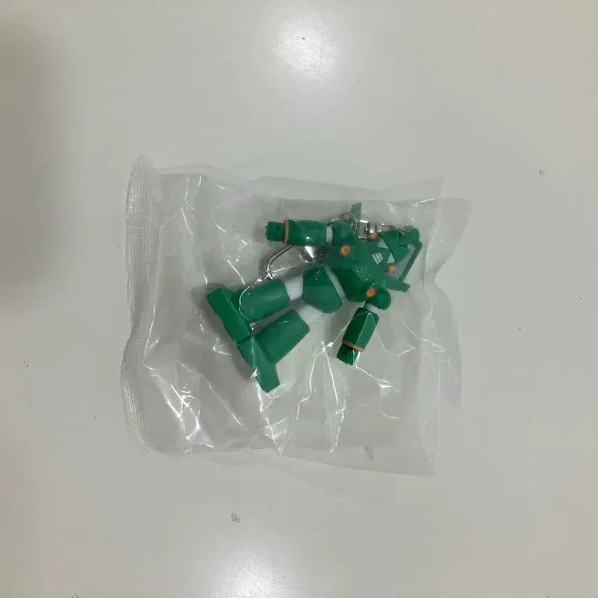[BUNJANG] Crayon Shin-chan Miniature Robot Figure Keychain / 짱구는 못말려 미니어처 키링 건담로봇 피규어