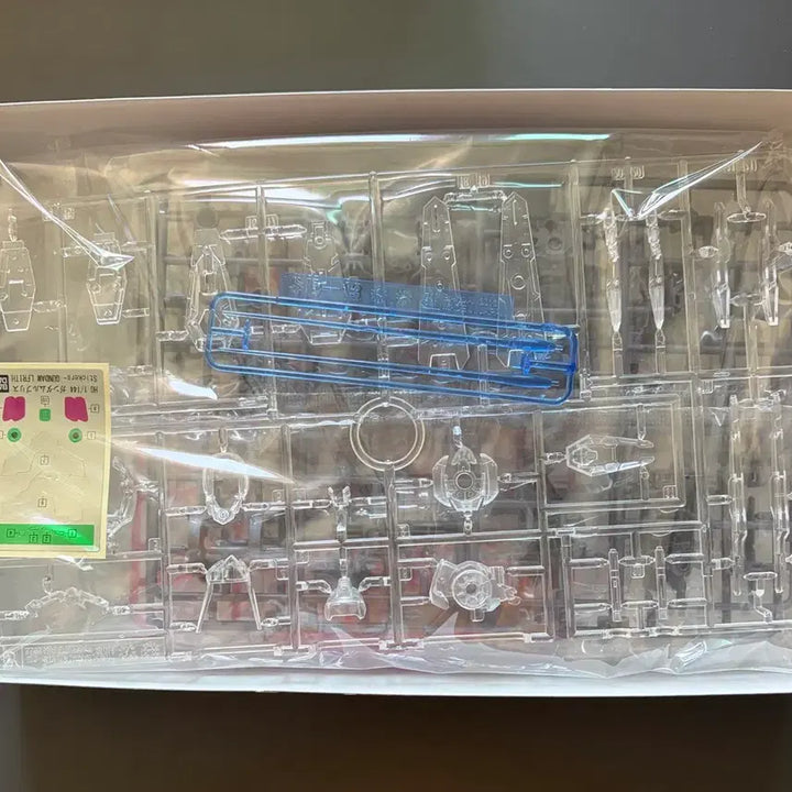 [BUNJANG] HG Gundam Lfrith Clear Color Limited Edition + HG Gundam 00 Diver Clear Color Junk Parts / HG 건담 르브리스 클리어+HG 더블오 다이버 클리어 정크파츠