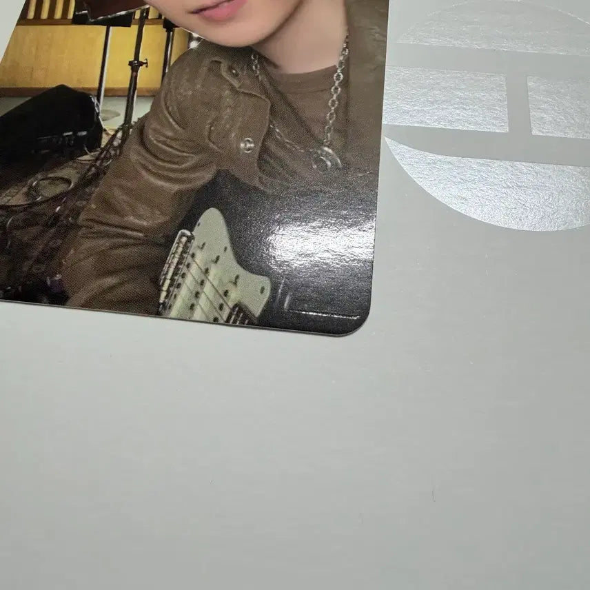 [BUNJANG] BTS Suga Arirang Root in Music Target Photocard (Damaged) / 방탄소년단 아리랑 루트인뮤직 타겟 윤기 슈가 포카 (하자 있음)