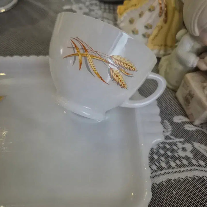 [BUNJANG] Anchor Hocking Fire-King Milk Glass Snack Set (1960s) / 앵커호킹 사  파이어킹 밀크글라스 스넥셋