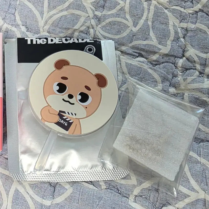 [BUNJANG] DAY6 Denimals Don Mini Uchiwa / 데니멀즈 돈 미니 우치와