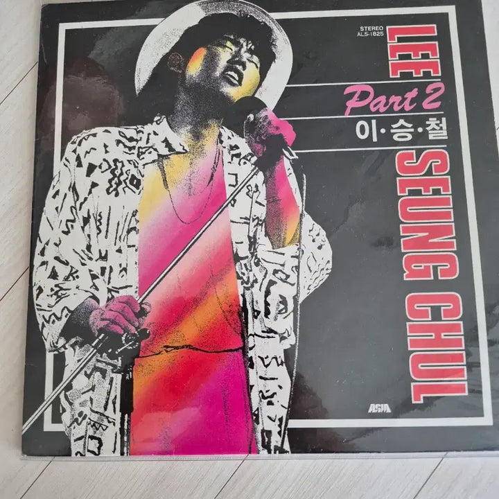 [BUNJANG] Lee Seung Chul Part 2 Great Hits Autographed LP / 친필사인 이승철 Part 2 Great Hits LP