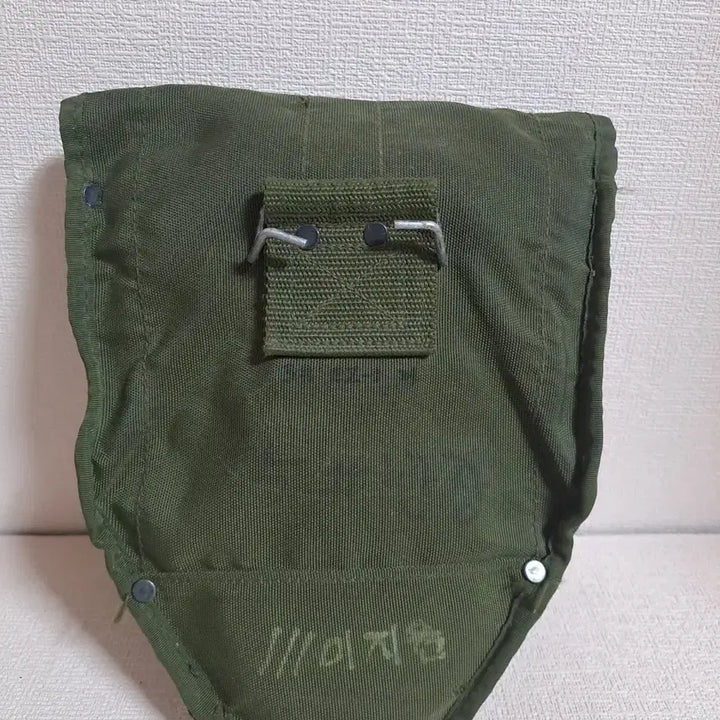 [BUNJANG] Vintage Military Folding Shovel - Retro Collectible / 근대사 [ 밀리터리 ] 야전삽*캠핑*레트로 희귀수집품