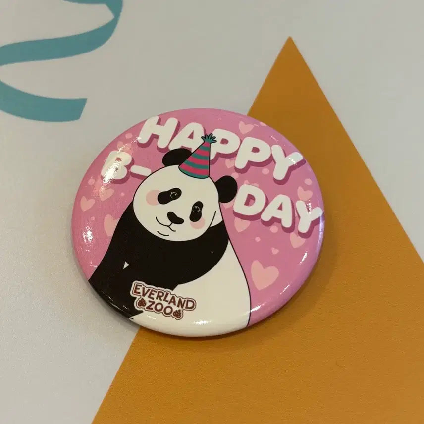 [BUNJANG] Everland Ai Bao Birthday Badge Bao Family / 에버랜드 아이바오 생일 뱃지 바오패밀리 푸바오 러바오 루이바오 후이바오