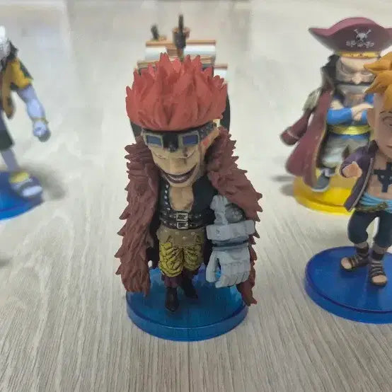 [BUNJANG] One Piece World Collectable Figure 6-Figure Set (Luffy, Kid, Marco, Arlong, Roger, Foxy&