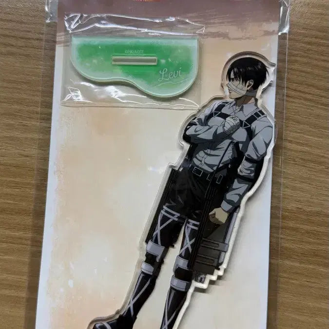 [BUNJANG] Attack on Titan Levi Acrylic Standee (Unsealed) / 진격의 거인 리바이 아크릴 스탠드 (단순개봉)