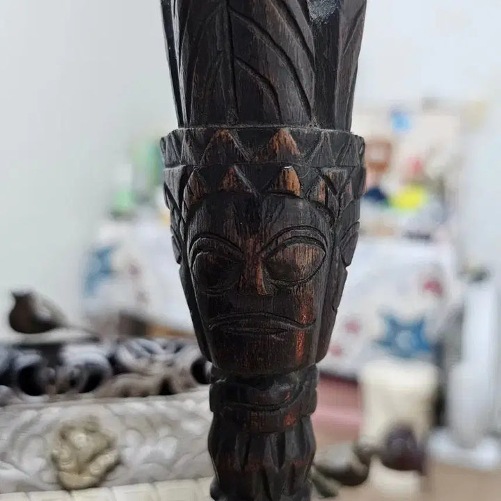 [BUNJANG] Tibetan Lama Hand-Carved Wooden Phurba with Wrathful Deity Face and Custom Stand / 티베트 분노명왕형 목제 푸르바 27cm, 라마승 제작, 의식 사용 전승, 수제 받침대 포함