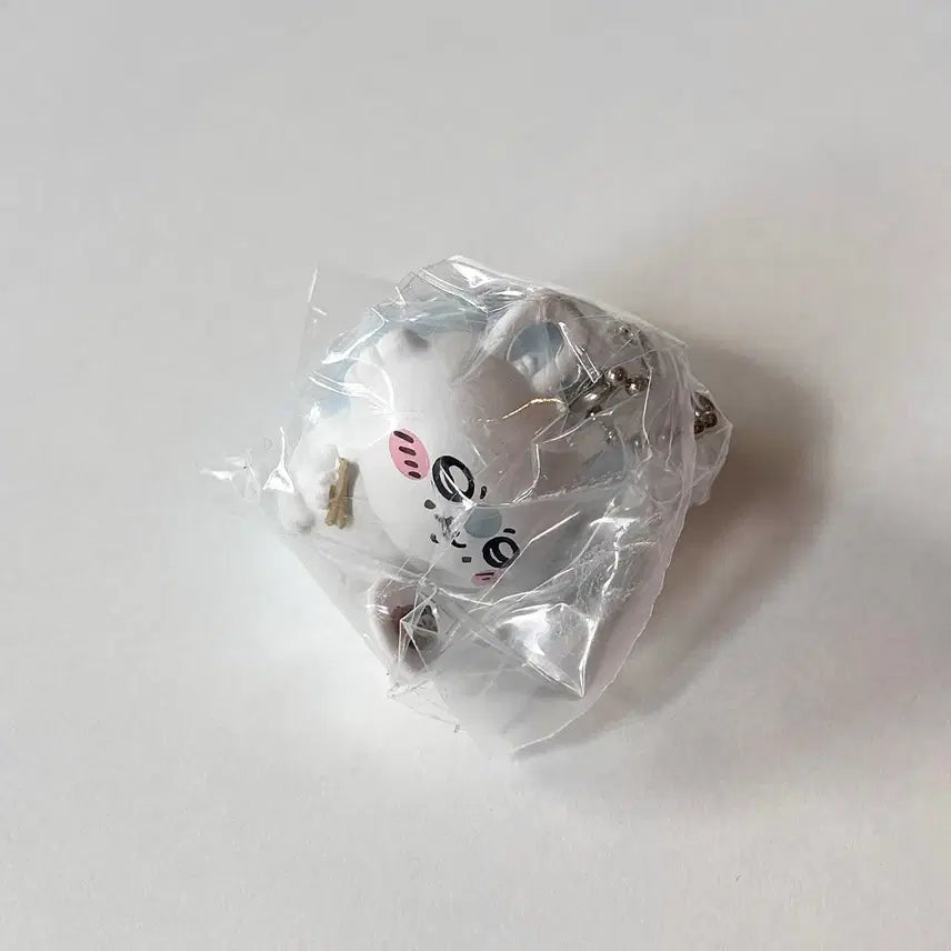 [BUNJANG] Chiikawa Tabemono Ippai Mascot Gacha Momonga / 치이카와 타베모노 잇빠이 마스코트 가챠 (모몽가)