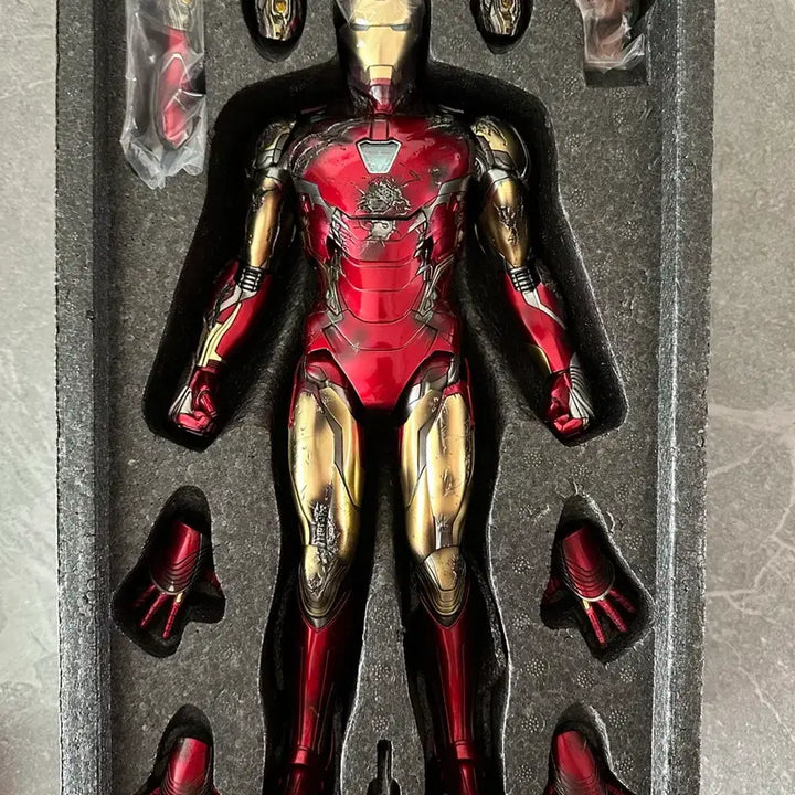 [BUNJANG] Hot Toys Iron Man Mark 85 Battle Damaged Version / 핫토이 아이언맨 마크85 배틀데이미지 버전 급쳐!!