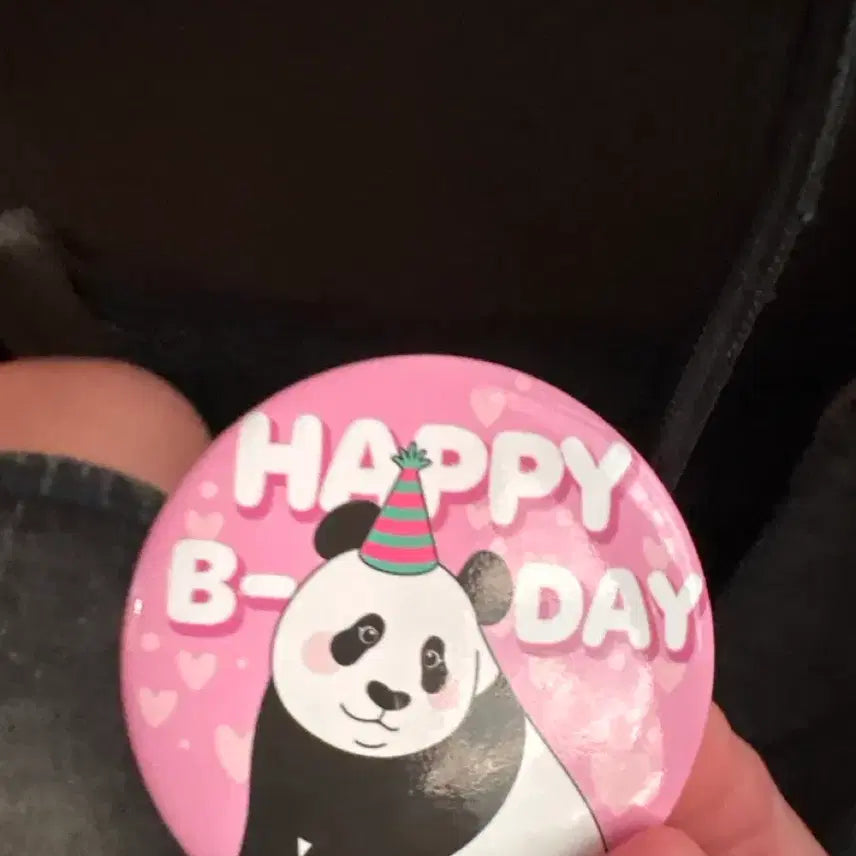 [BUNJANG] Everland Ai Bao Celebration Badge / 에버랜드 아이바오 행일 기념 뱃지