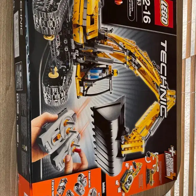 [BUNJANG] LEGO Technic 8043 Motorized Excavator / 레고 테크닉 8043 모터 달린 굴착기 새상품 무선조종가능