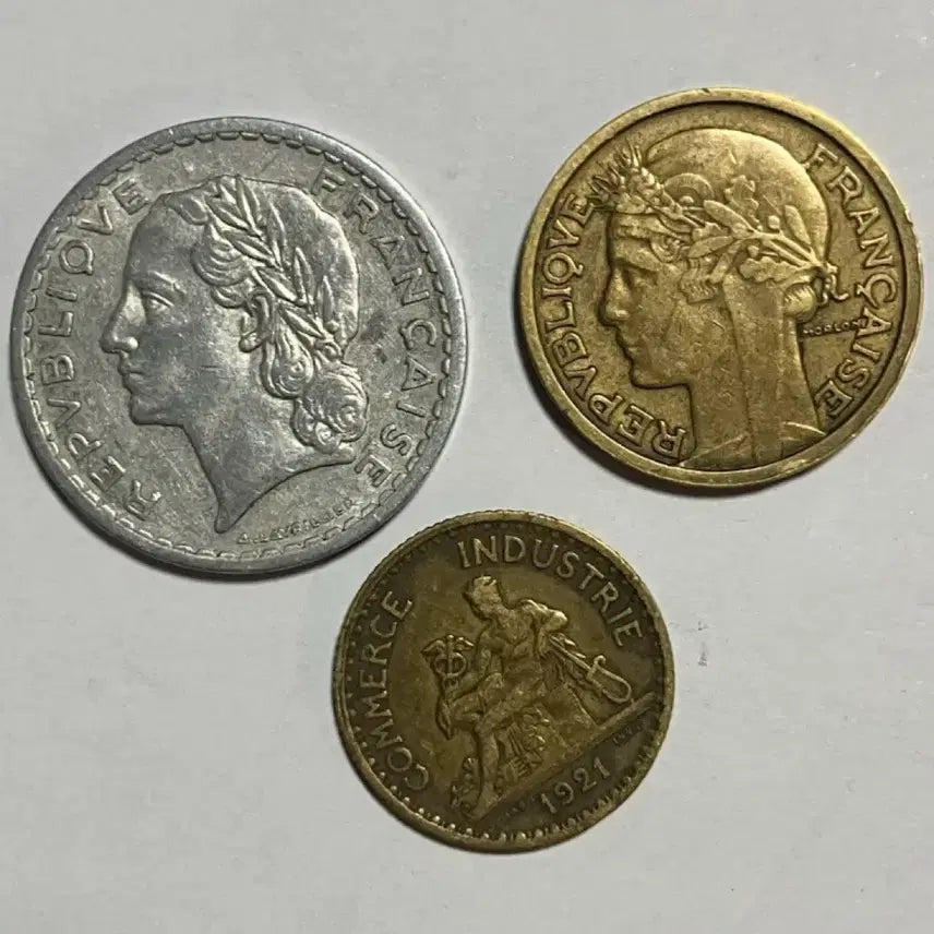 [BUNJANG] French Franc Coin Collection (9 Types) - Featuring Charles de Gaulle &amp; Eiffel Tower / 구권 프랑스 프랑(Franc) 동전 9종 일괄  샤를드골/에펠