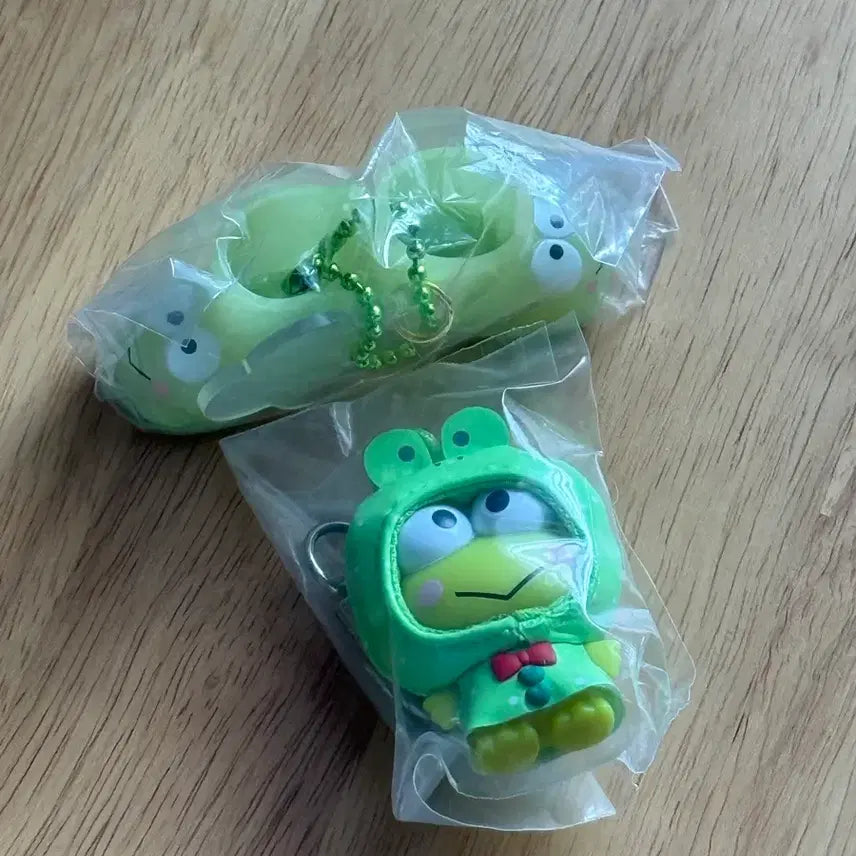 [BUNJANG] Sanrio Sweet Rain Boots + Raincoat Chibitomo Keropi Bundle Set / 산리오 스위트 레인 장화+우비 치비토모 케로피 일괄