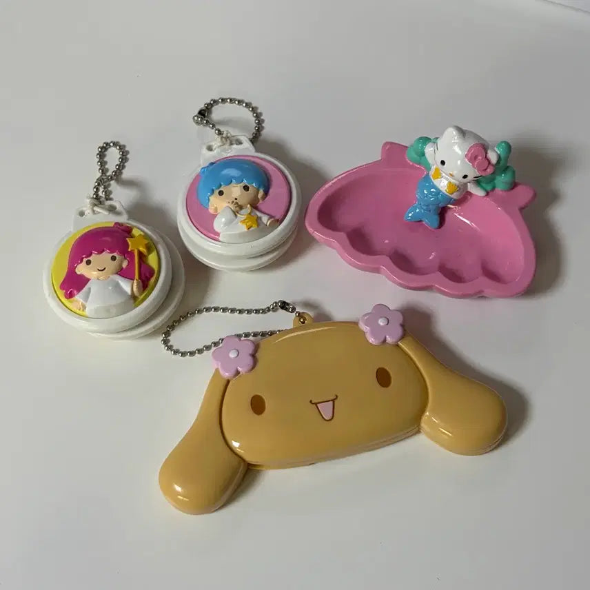 [BUNJANG] Sanrio Vintage Keychain Bundle Set (Moca, Kitty Tray, Kikirara) / (일괄) 고전 모카 빗키링, 고전키티 트레이, 고전 키키라라 키링