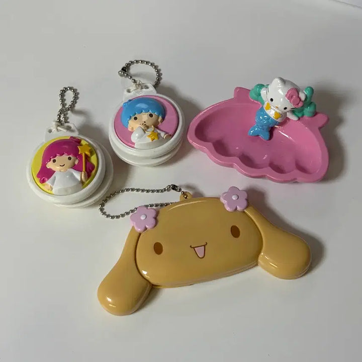 [BUNJANG] Sanrio Vintage Keychain Bundle Set (Moca, Kitty Tray, Kikirara) / (일괄) 레어 고전 모카 빗키링, 고전키티 트레이, 고전 키키라라, 시나모롤모카, 산리오모카